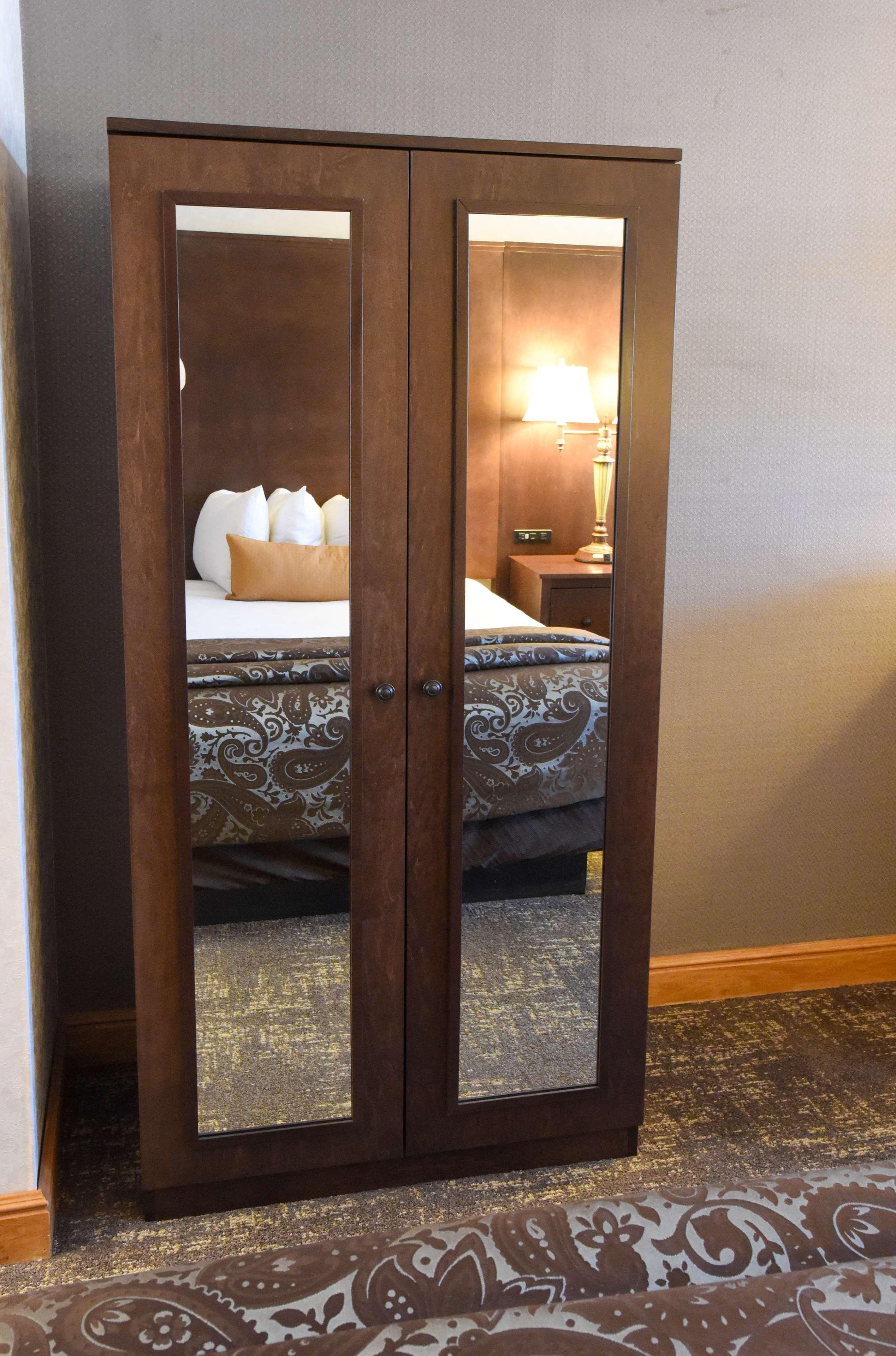 Hotel Best Western Plus Dockside Waterfront 3*