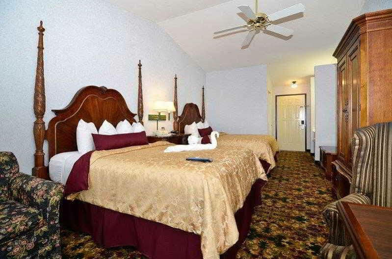 Best Western Plus Dockside Waterfront Hotel 3*
