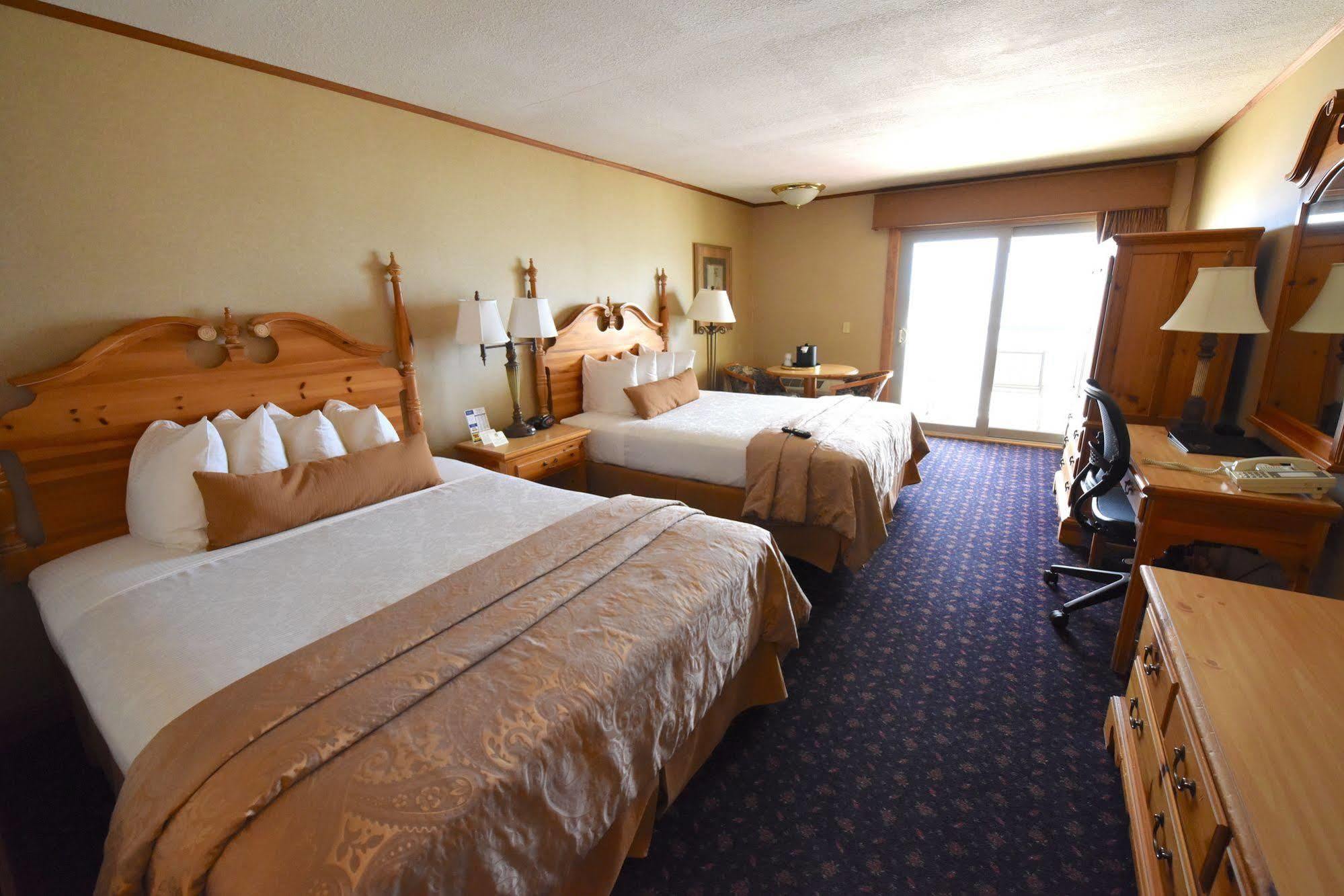 Best Western Plus Dockside Waterfront Hotel 3*
